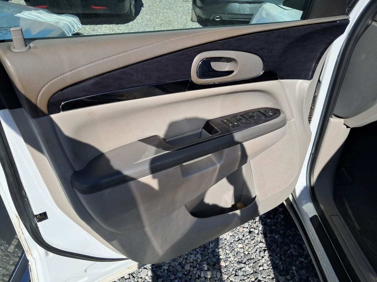 ENCLAVE 2017 Glove Box 4810115