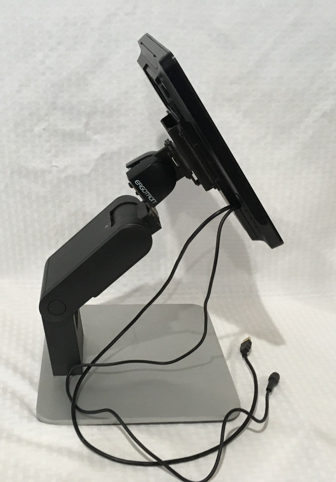 ELO TOUCH SOLUTIONS SCREEN E302817 ON ERGOTRON STAND WITH ADAPTER