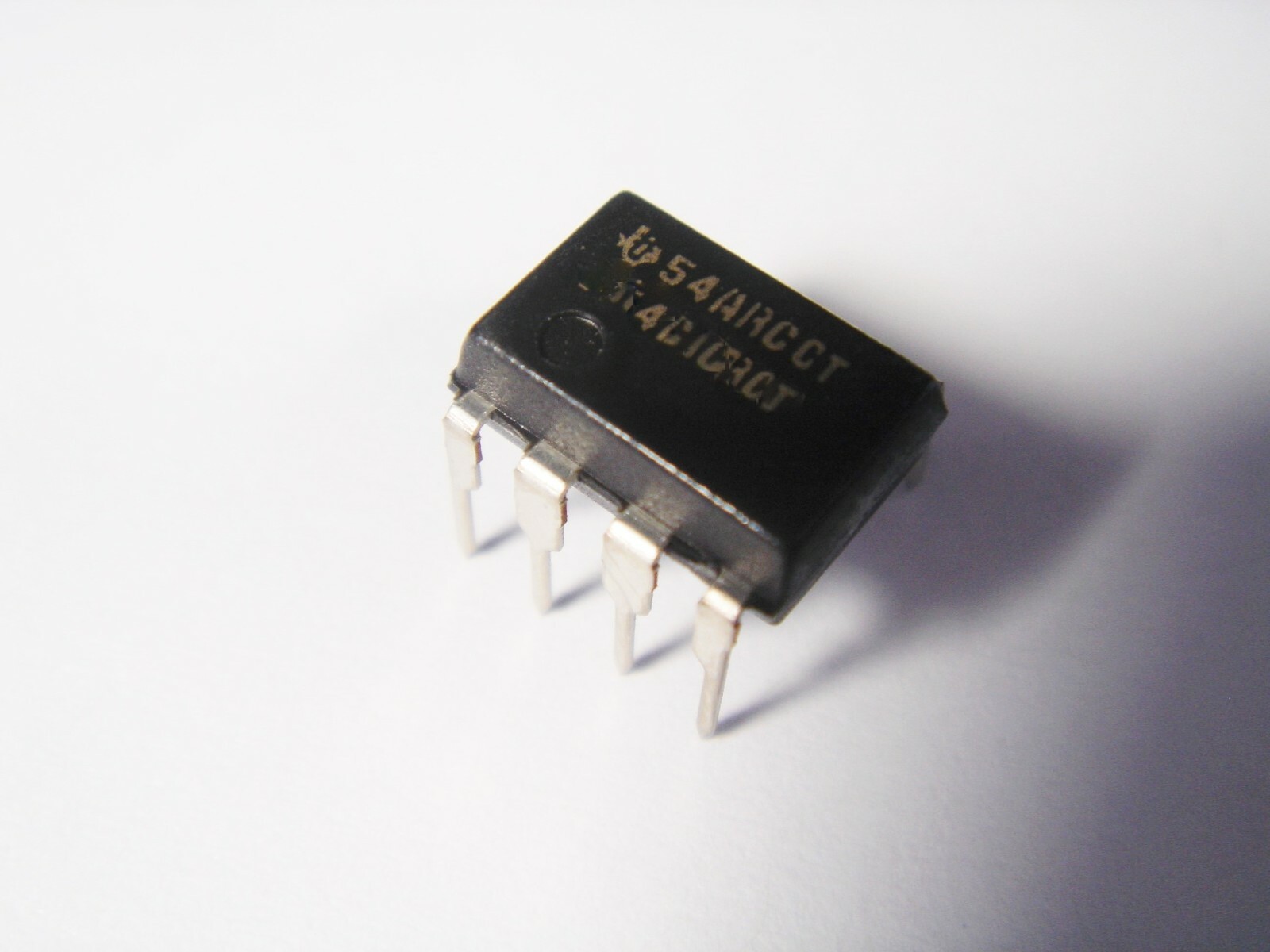 LT1017 Comparator Analog #9-1260
