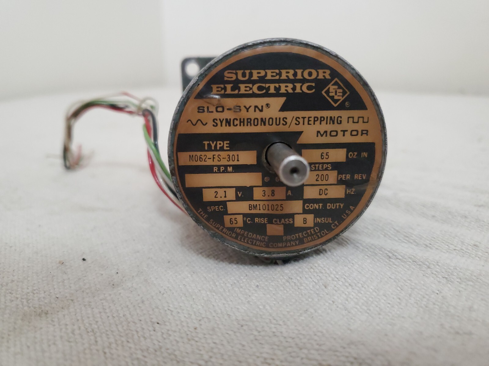 Superior Electric M062-FS-301 BM101025 Synchronous Stepping Motor 65OZ/IN 2.1V