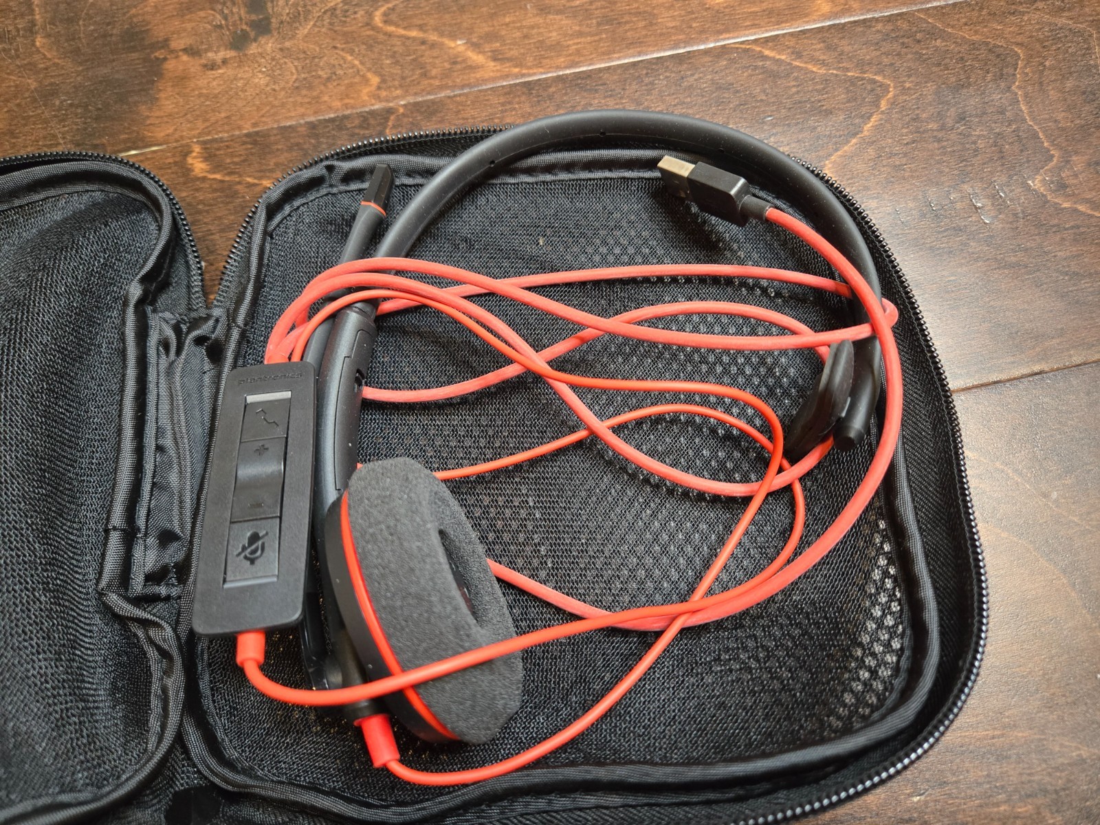 Plantronics Blackwire C3210 USB-A Over The Ear Headset