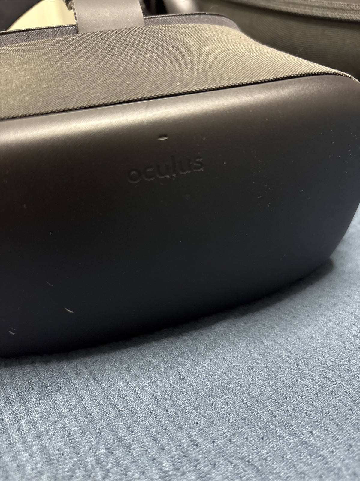 Oculus Quest 1 Virtual Reality Headset with Controllers and Box Great Condition
