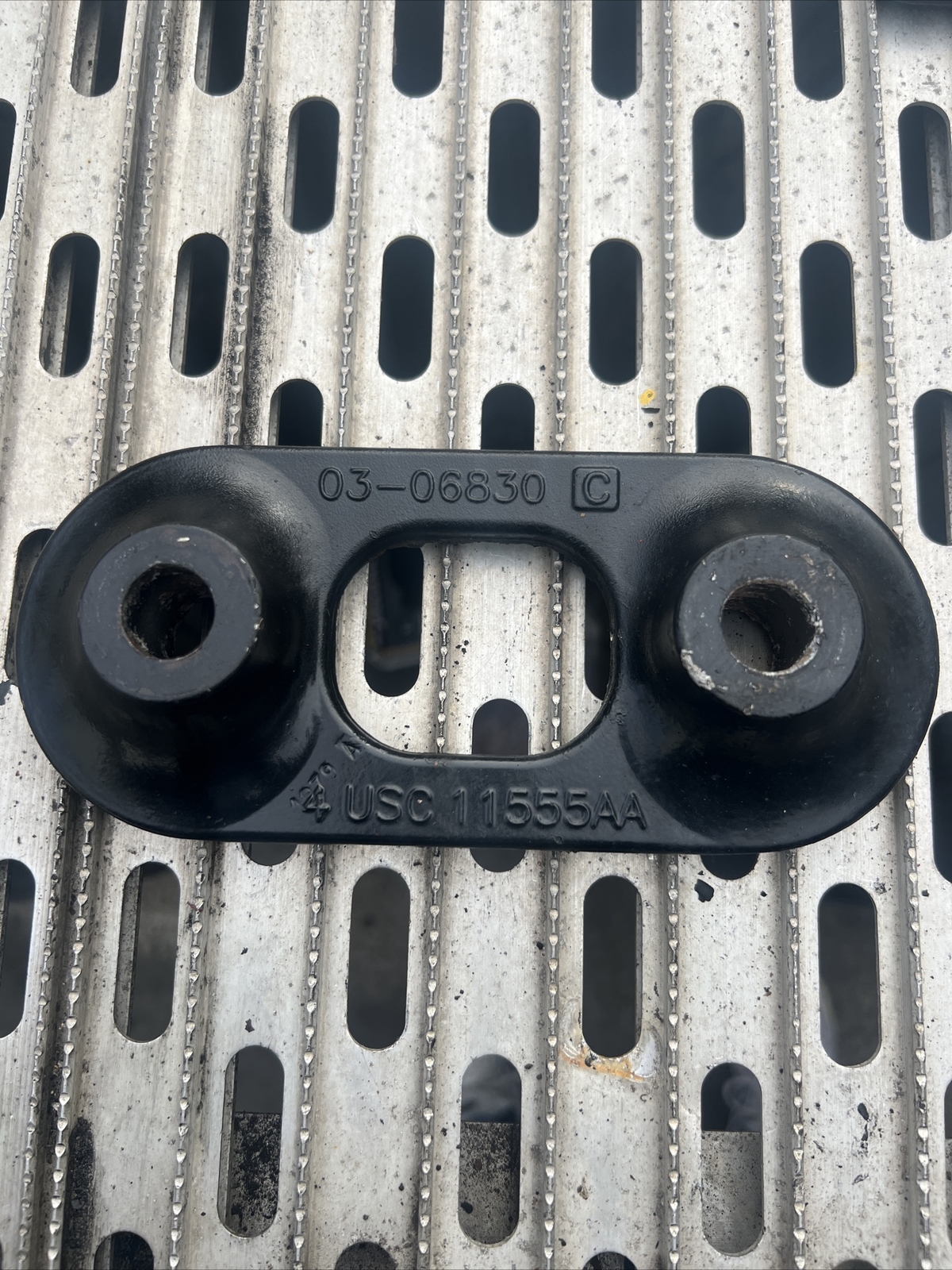KENWORTH - PETERBILT TORQUE ROD BRACKET 03-06830
