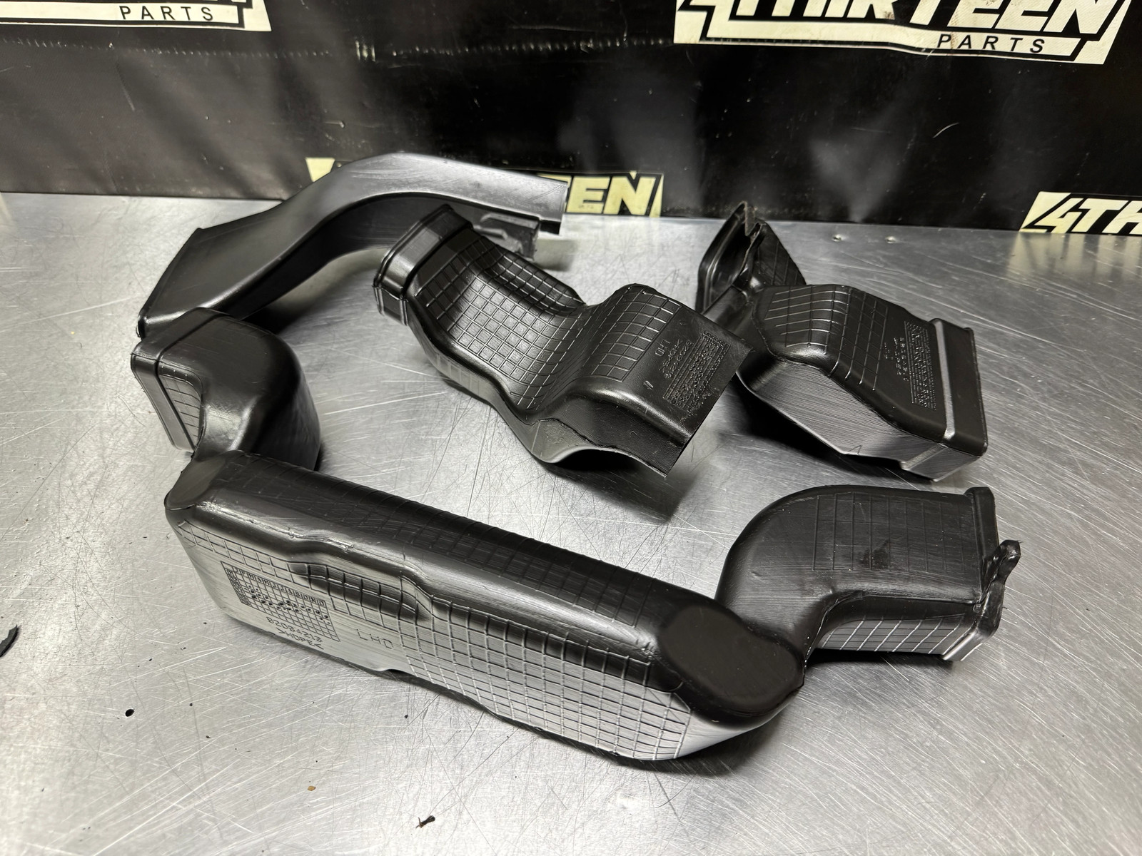 04-06 GTO AIR VENT BUNDLE #N745