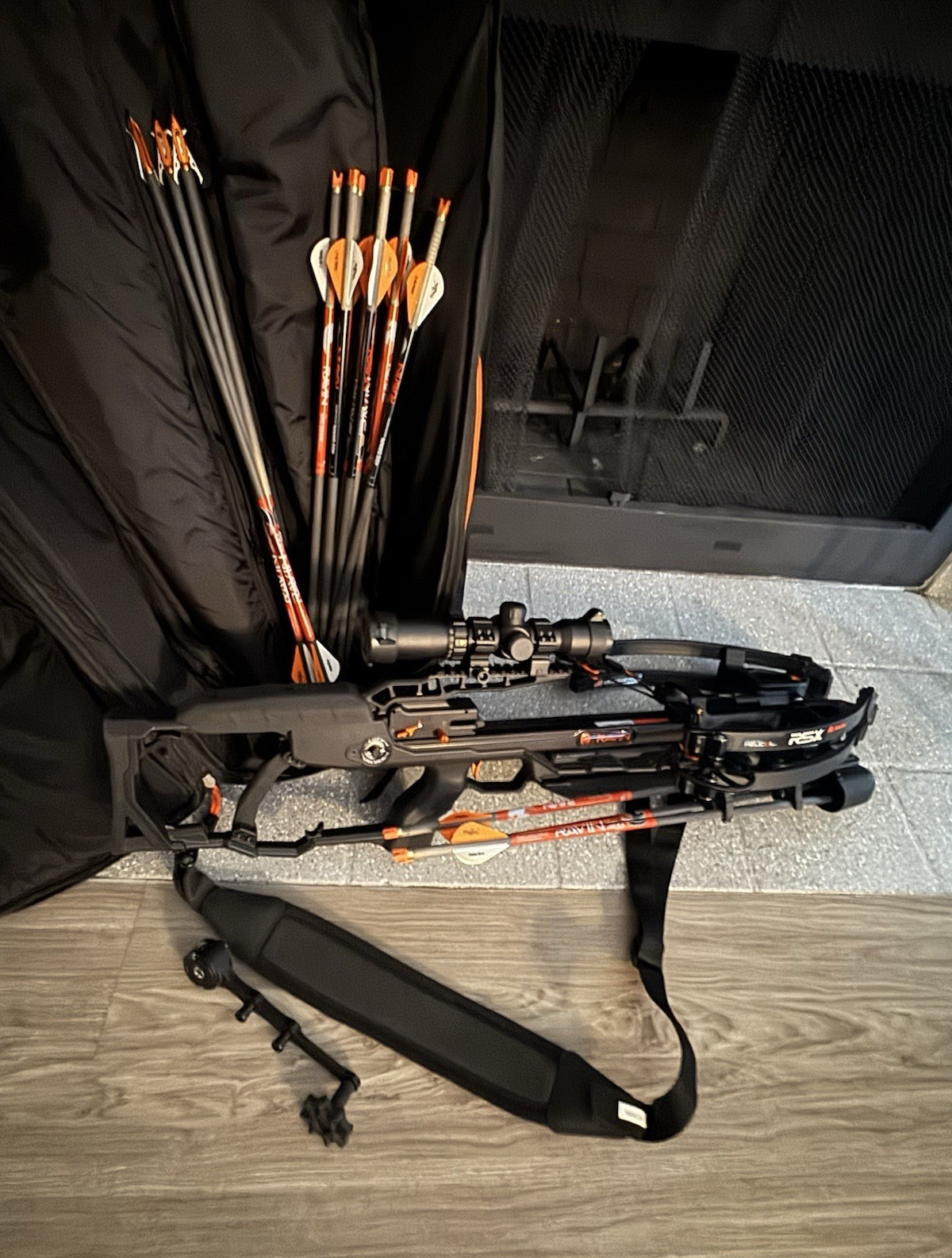 Ravin R10 Compound Crossbow 400 FPS w/ Scope, Bolts & Soft Case