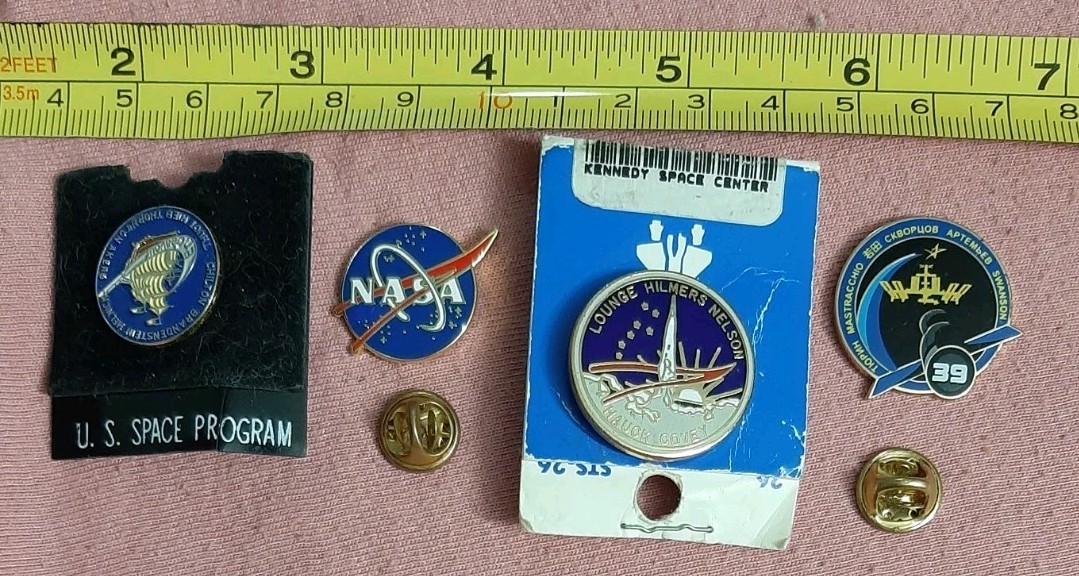 NASA 4 PIN LOT Logo, Expedition 39 ISS, STS-26 Discovery, STS-49 Endeavor