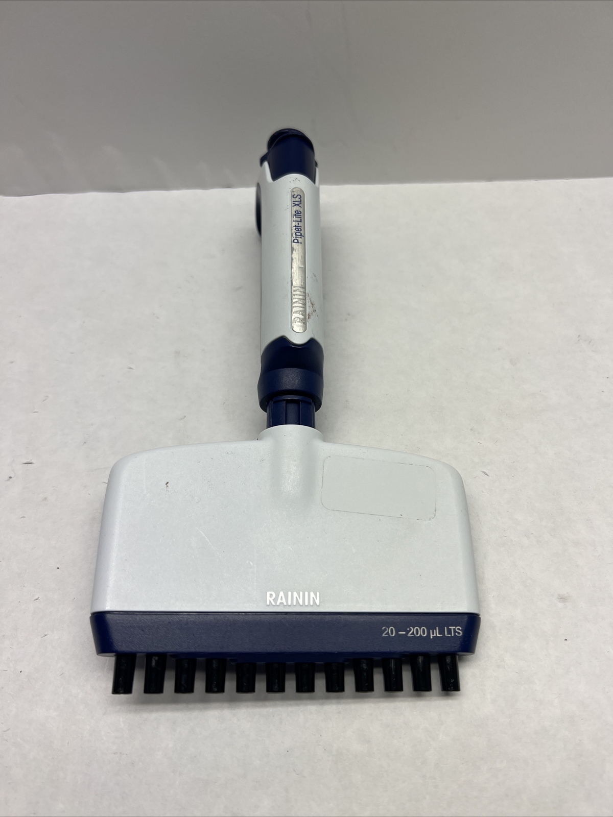 Rainin Pipet-Lite XLS L-200 XLS 20 - 200 μL LTS 12 Channel Manual Pipette RFID
