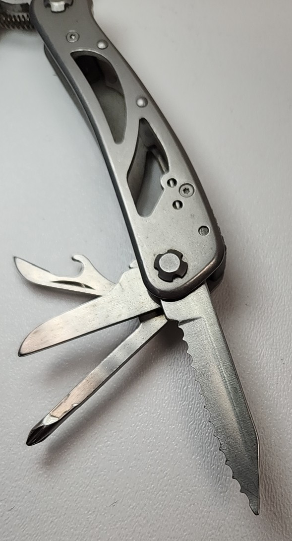 Duluth Trading Co. Multi-Tool Stainless 2CR Used Condition w/Protective Sheath