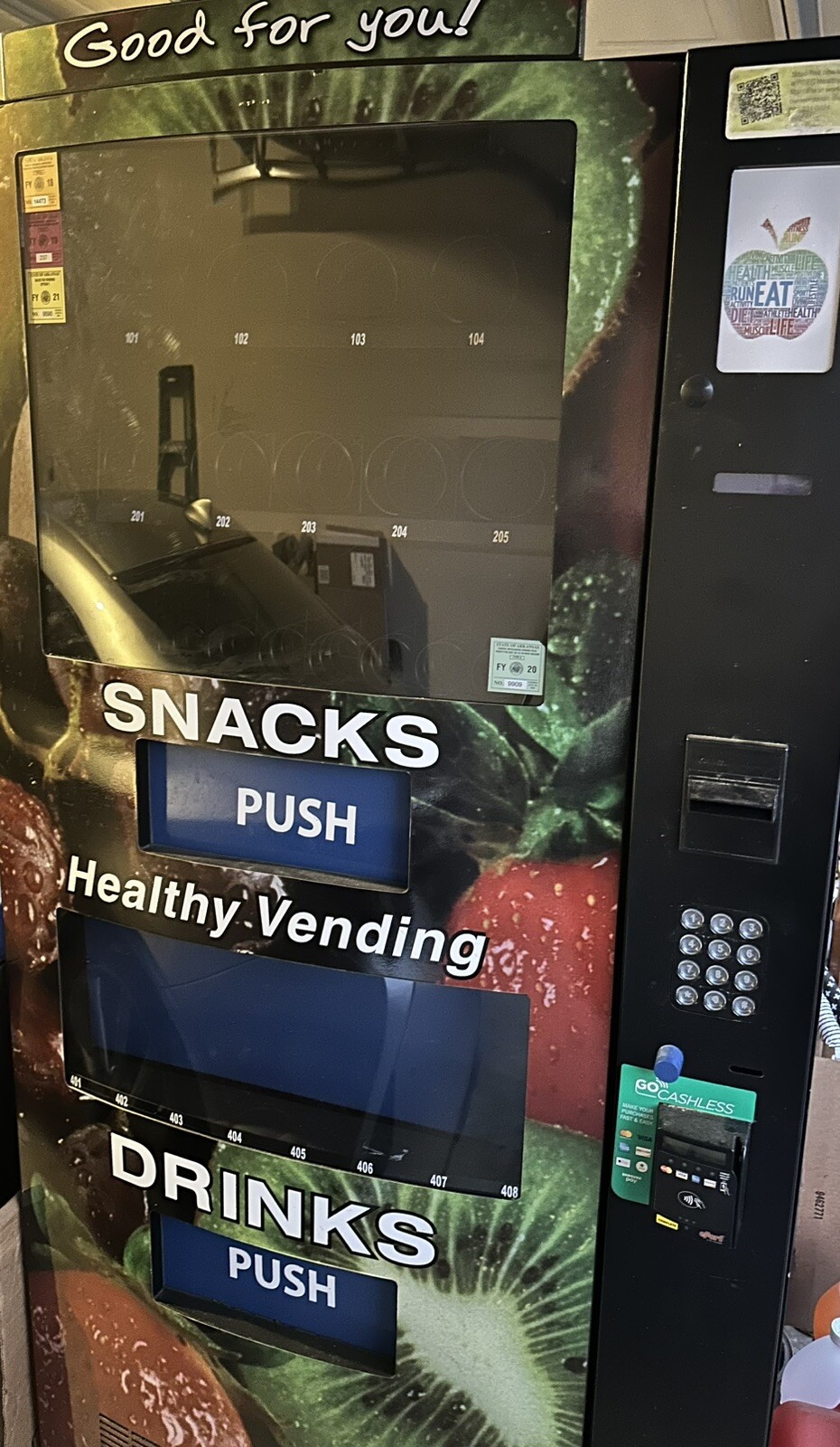 Seaga HY2100 Healthy Combo Vending Machine. Two available. 1-$2,199 2-$3,999