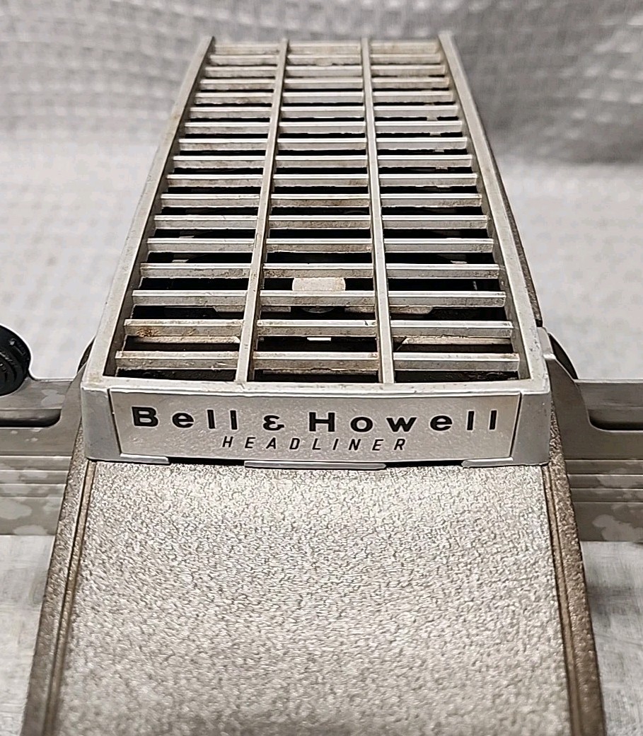Bell & Howell Headliner Model 707 slide Projector Light Works Great Condition