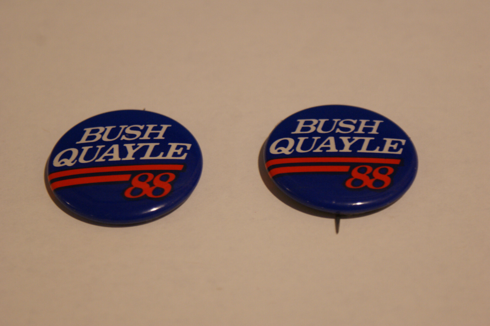 PRESIDENTIAL COLLECTIBLE ELECTION PINS  ~ BUSH QUAYLE PINS 1988 ~ SET OF 2