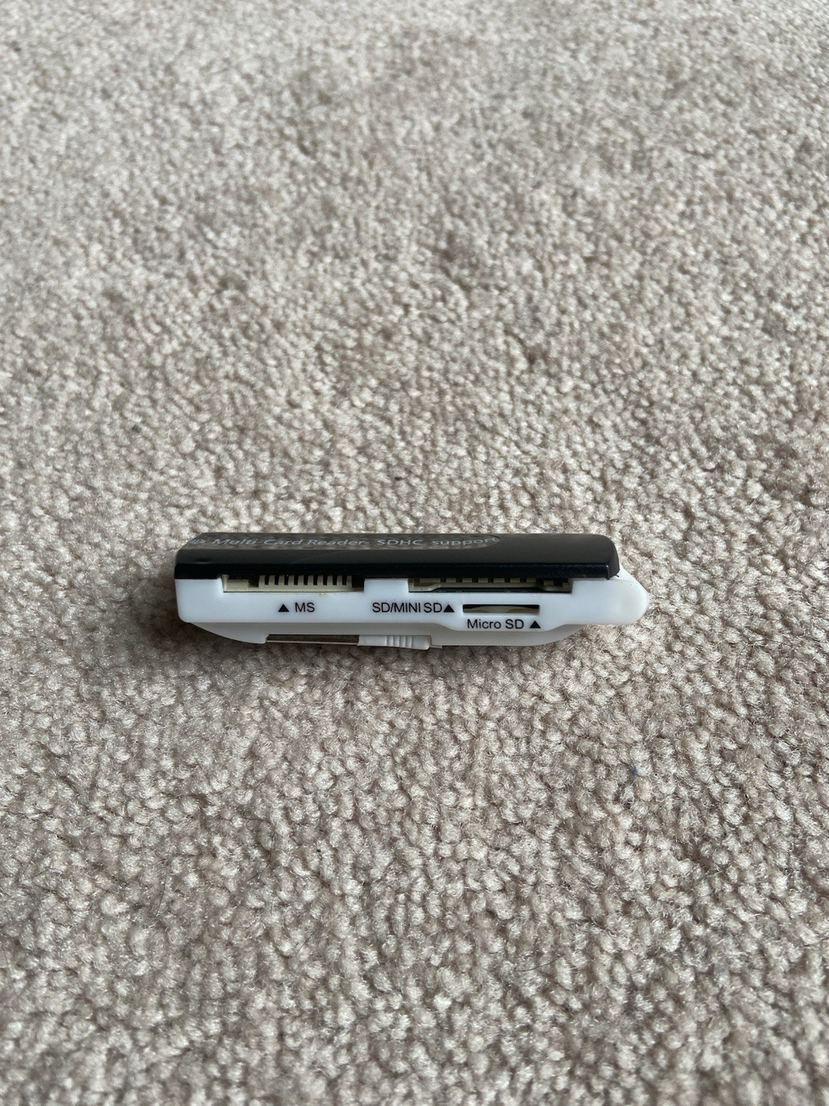USB Multi-Card Reader SD/SDHC/MicroSD/MiniSD/Memory Stick + 8GB SDHC