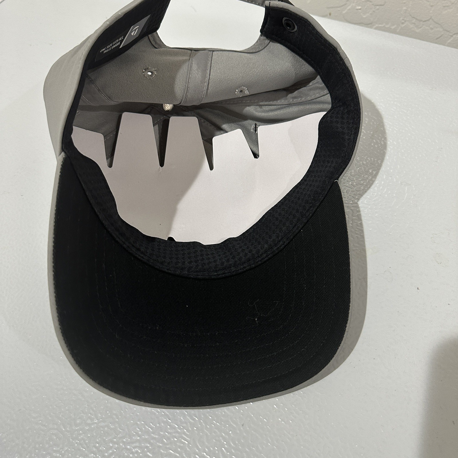 NWT Taylor Made Golf Hat Men's One Size Gray 1924