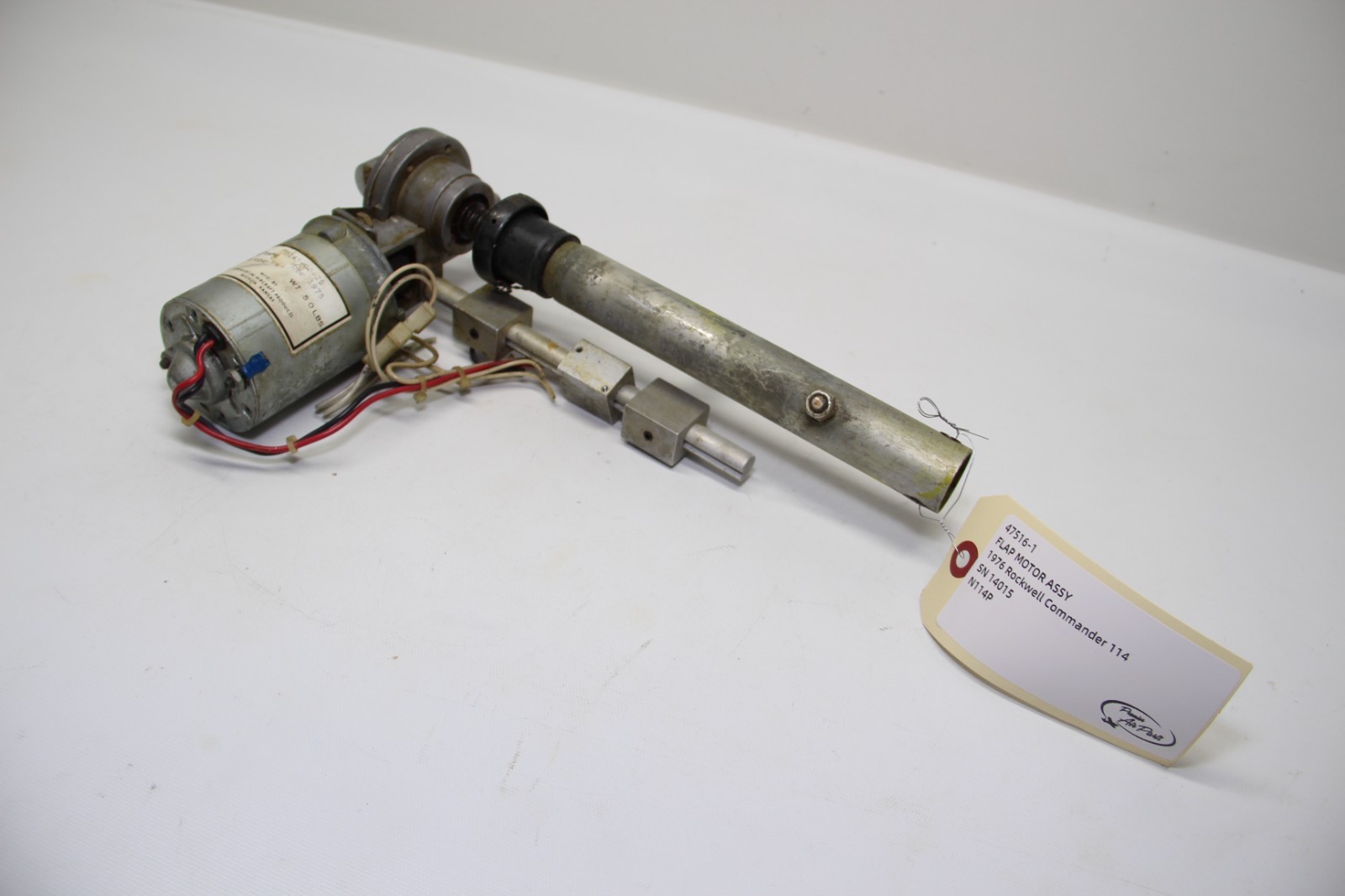 1976 Rockwell Commander 114 Flap Motor & Actuator, P/N: D145-00-25 / 47516-1