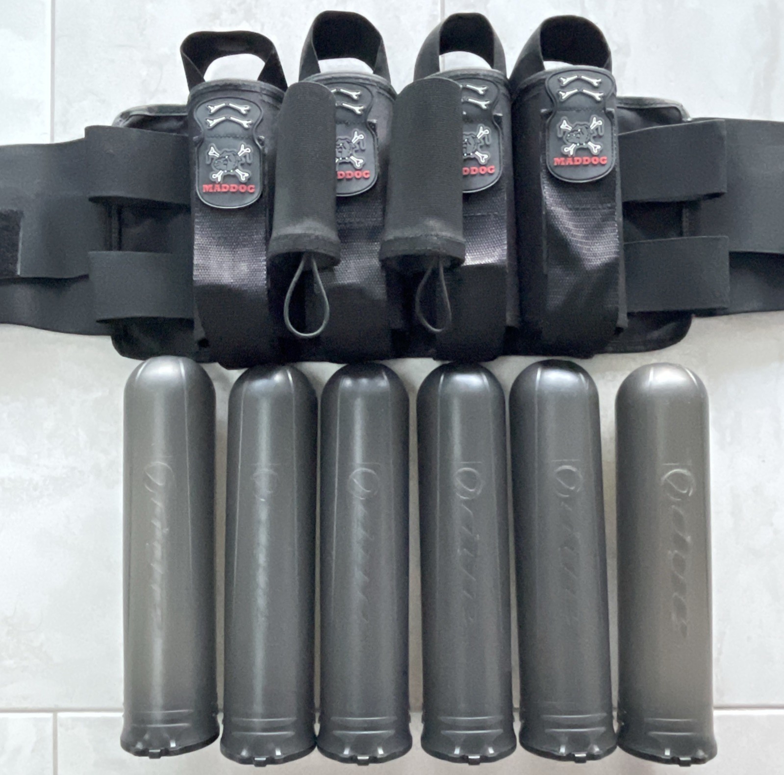 MADDOG PRO 4+4 PAINTBALL HARNESS POD PACK WITH (6) DYE PAINTBALL PODS EXCELLENT