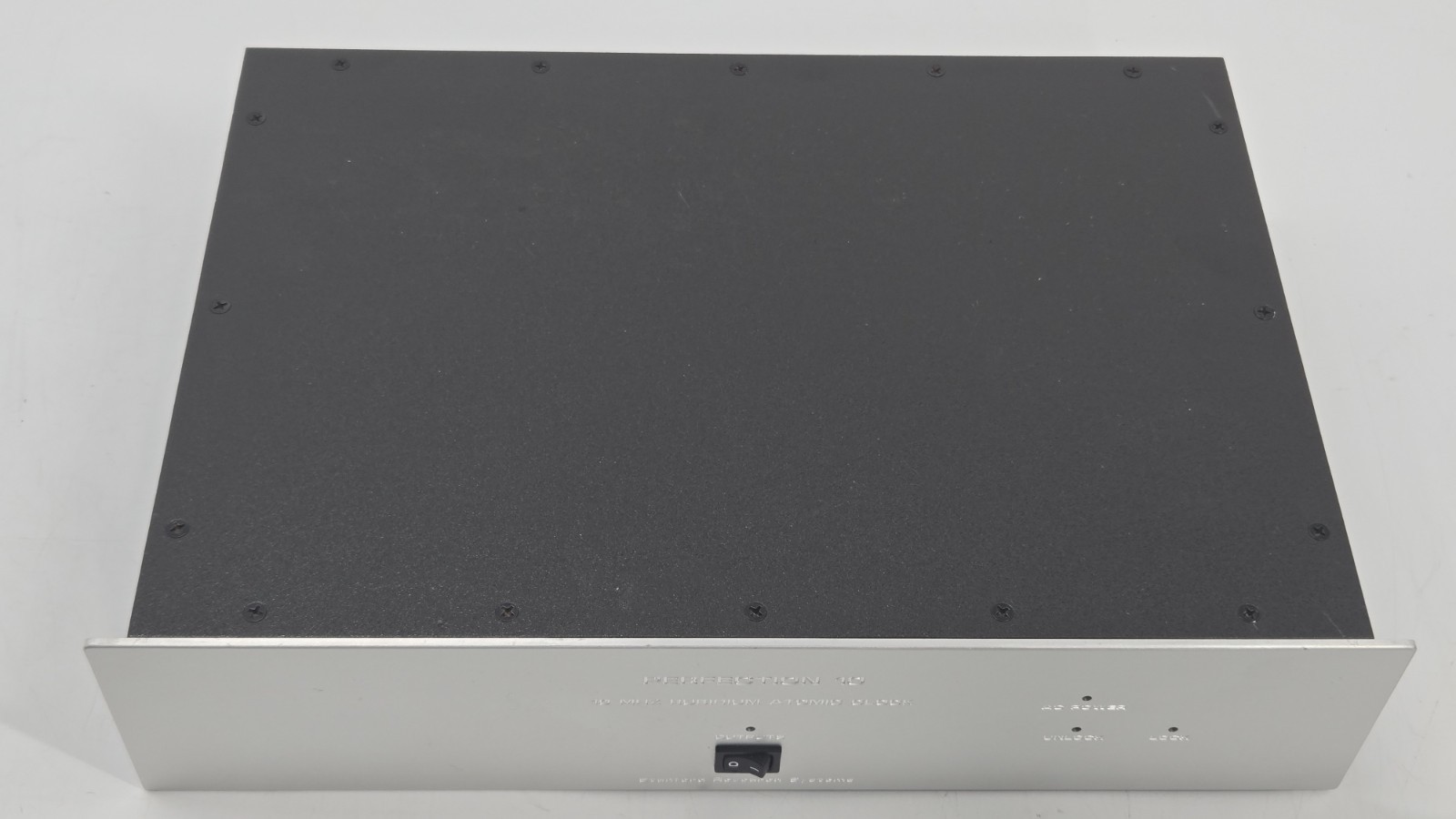 Stanford Research Systems Perfection 10 Rubidium Atomic Clock 10 MHZ