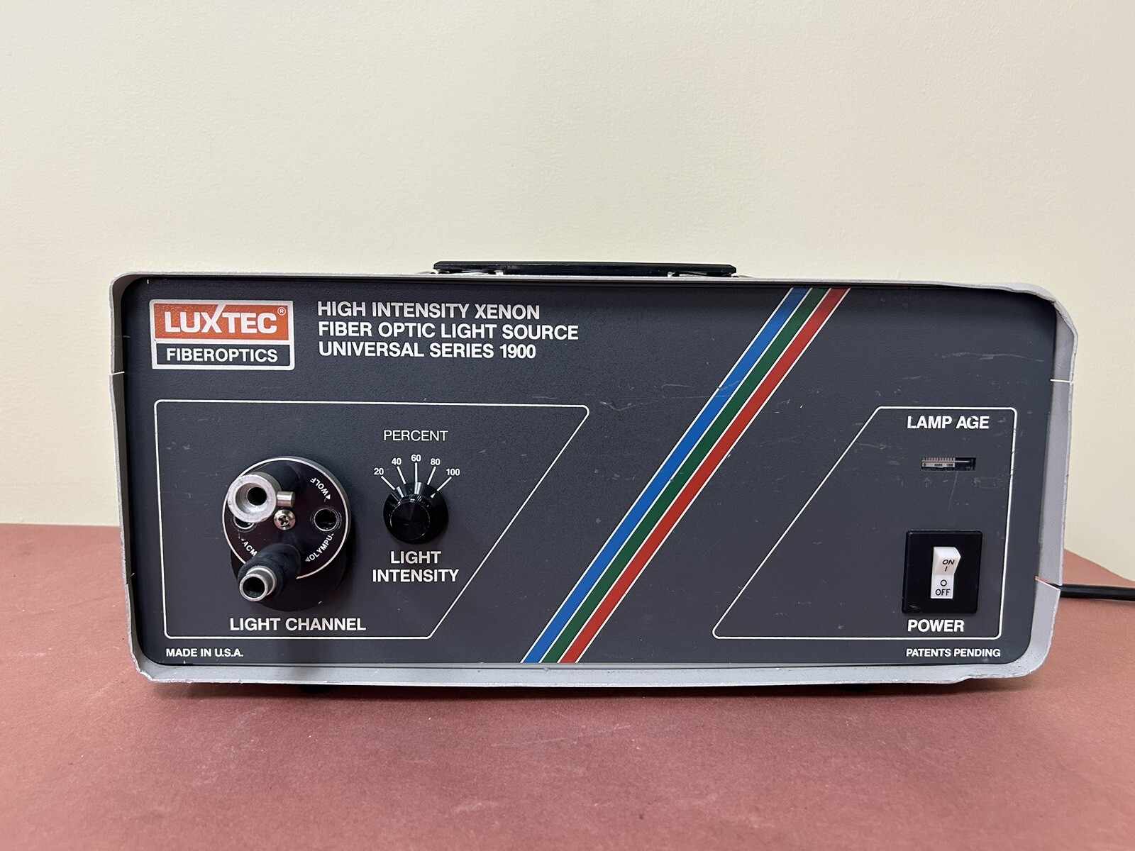 LUXTEC FIBEROPTICS HIGH INTENSITY XENON 1900 LIGHT SOURCE,  Cable Not Included