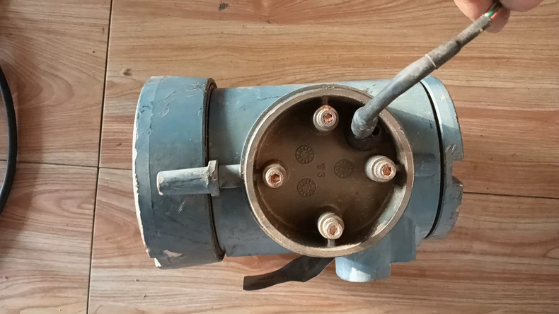 Micro Motion 1700R11ABAHZZZ Flow Sensor Used 1PCS