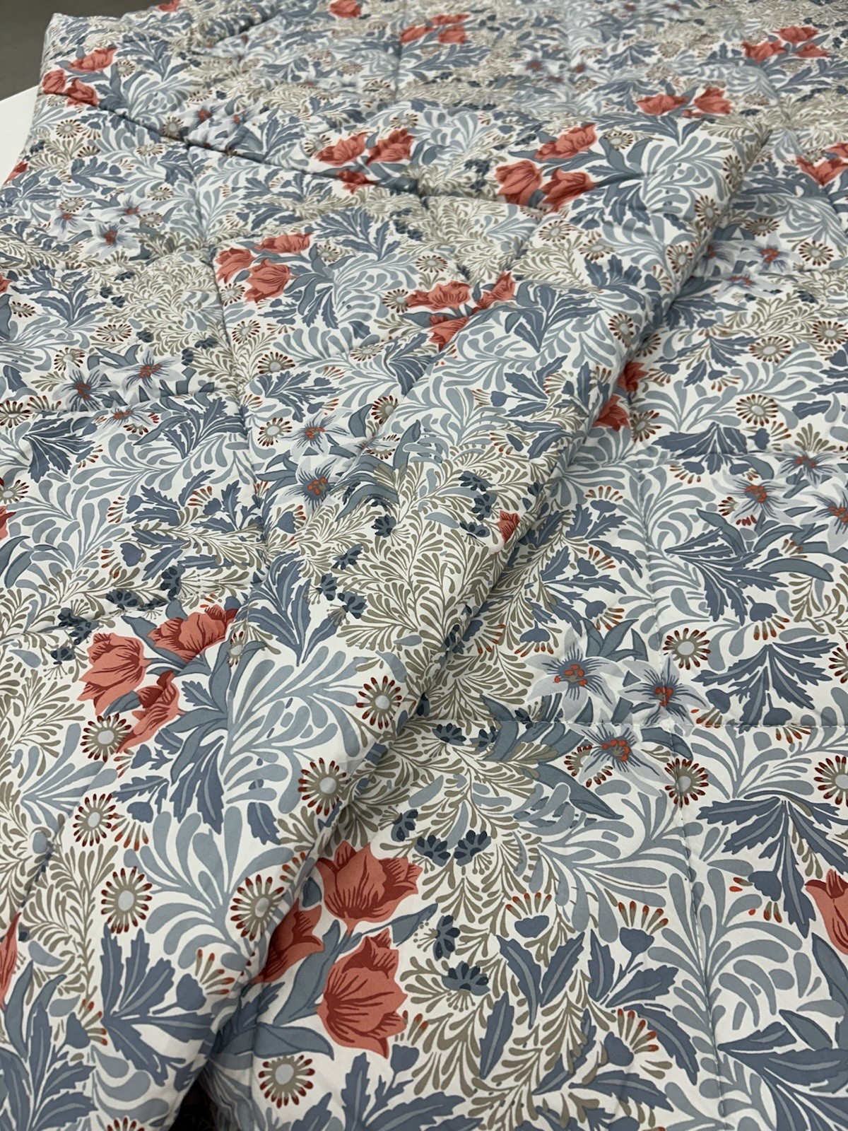 William Morris At Home Bedspread & 2 Pillow Shams