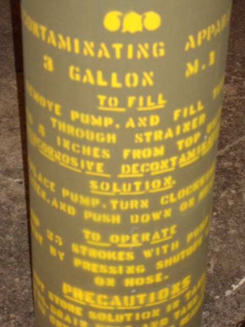 U.S. Army M1 3-Gallon Decontaminating Apparatus