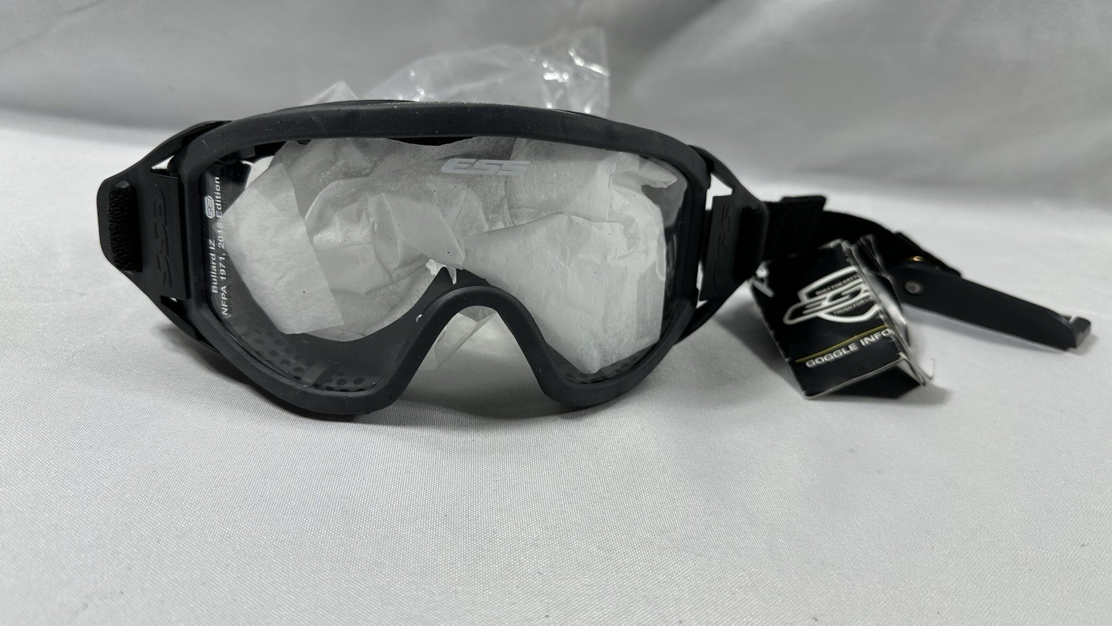 ESS Fire Fighting Helmet  Goggles Bullard IZ NFPA 1971, 2018 Edition Fire Rescue