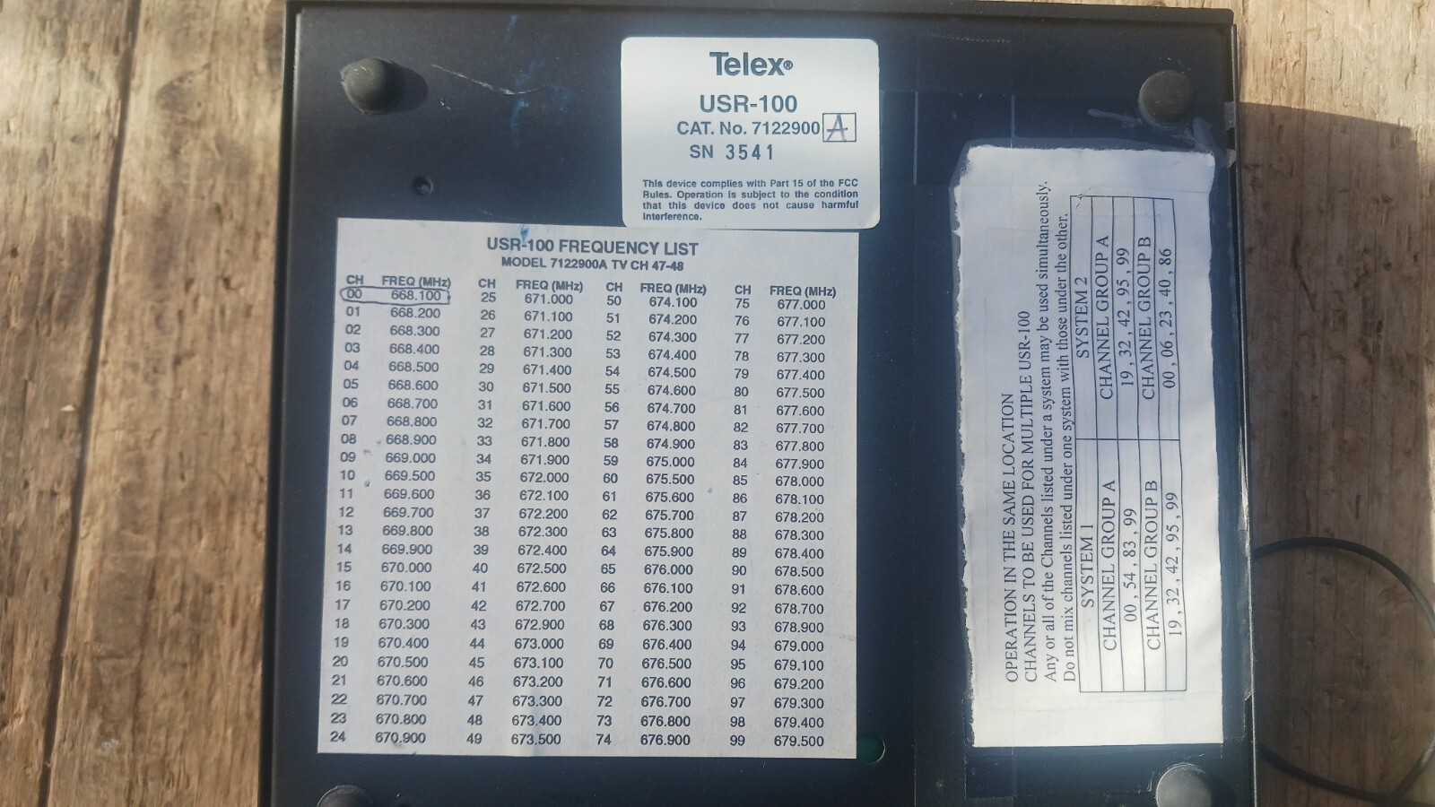 Telex USR-100 UHF Wireless Microphone Combo System
