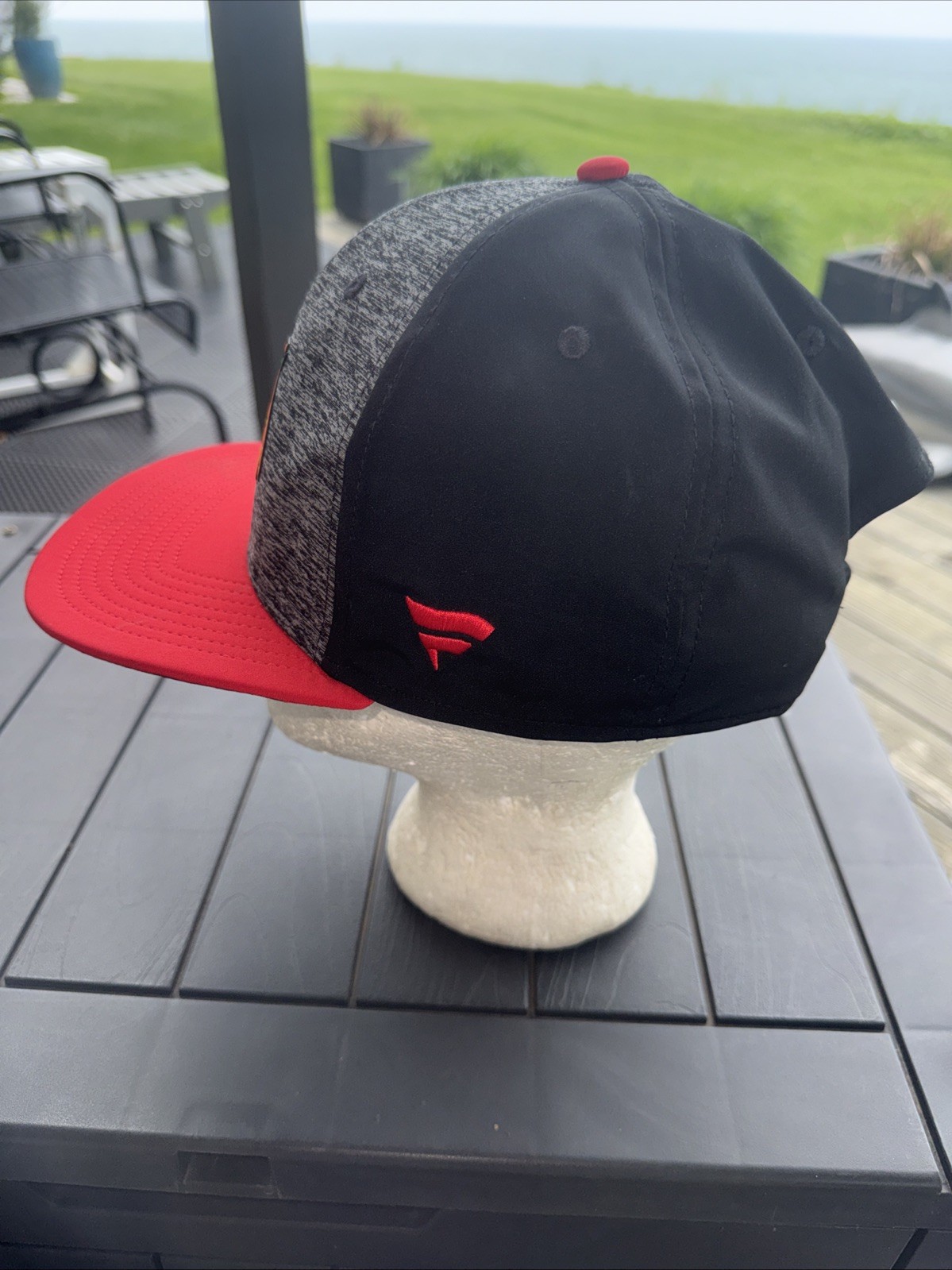 Chicago Black Hawks Head Logo on Black & Heather Gray Hat Cap Red Bill Snapback