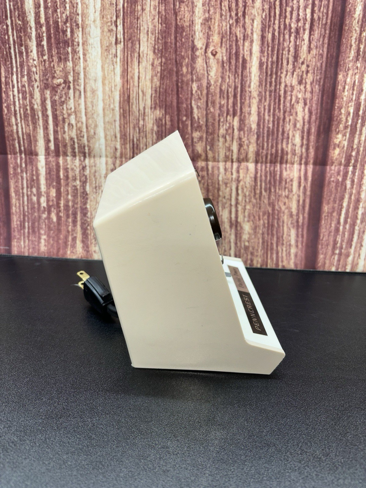 PENNCREST OFF Electric Timer, UNTESTED But In Good Condition For Display Or Part