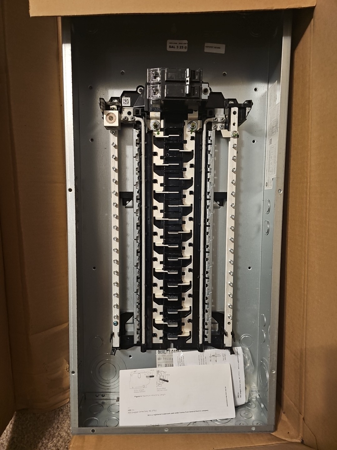 NEW GE 125 AMP MAIN BREAKER 32 SPACE 240V/120V PANEL LOAD CENTER