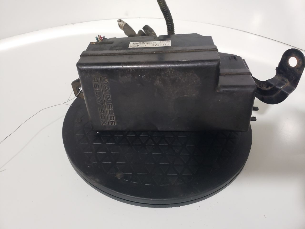 Used Fuse Box Engine fits: 2001 Subaru Legacy engine compartment 2.5 Grade A