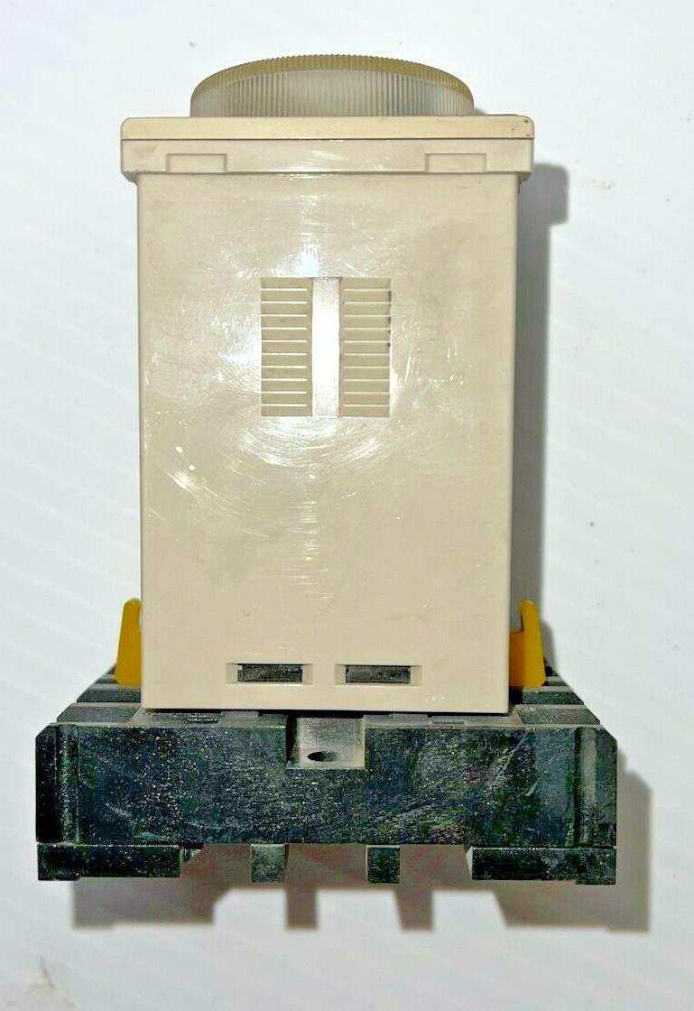 OMRON AUTOMATION TIMING RELAY TIMER H3CR-H8L