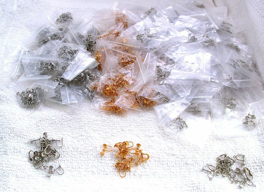 2 POUNDS SCREW ON VINTAGE EARRING FINDINGS BELOW WHOLESALE COST DD70