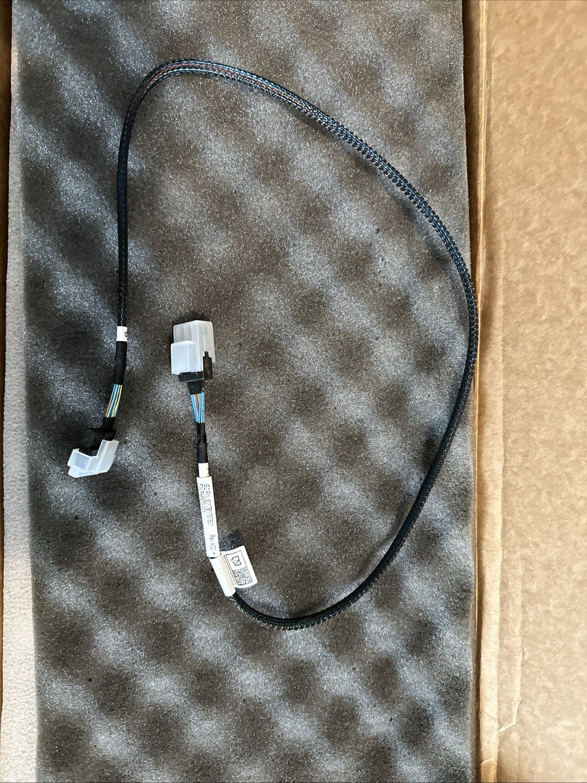 P48970-001 SPS Cable, 4LFF To MR-416i-p/SR-308i-p