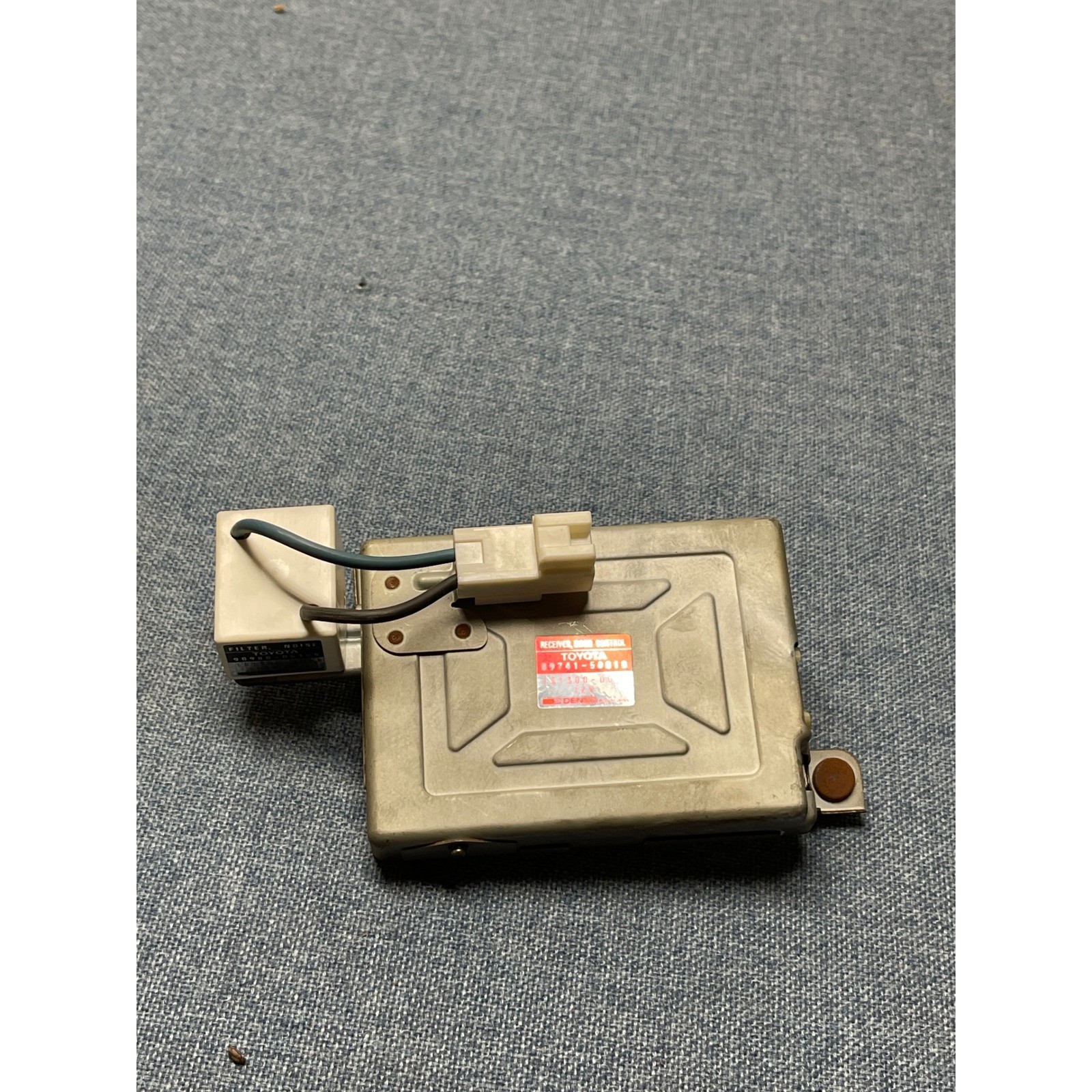 Lexus LS400 Door Control Receiver Noise Filter 89741-50010 90980-05159 1990 OEM