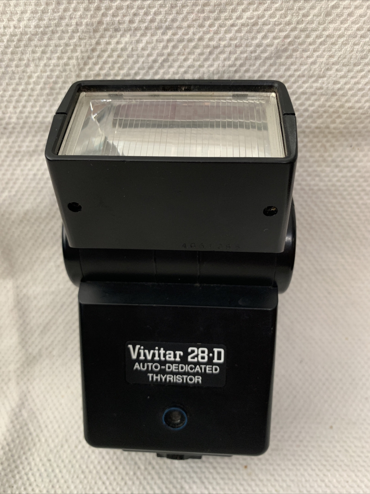 Vivitar Auto-Dedicated Thyristor 28-D Mount  Flash