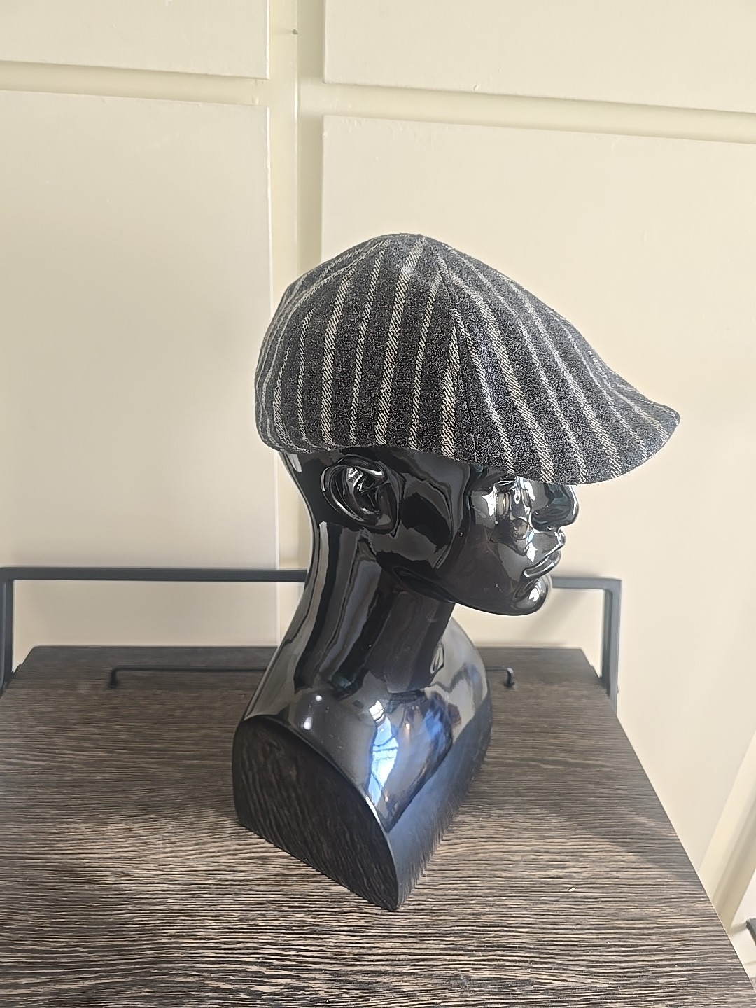 CooperSquare Hat Silk-lined Flat Cap Dark Gray Medium Striped, NEW