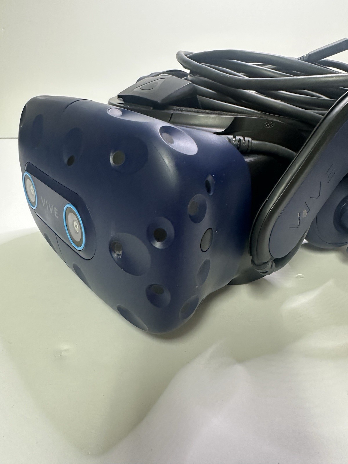 HTC Vive Pro Eye VR Headset With Link Box, Cables - Eye Tracking - VR Chat