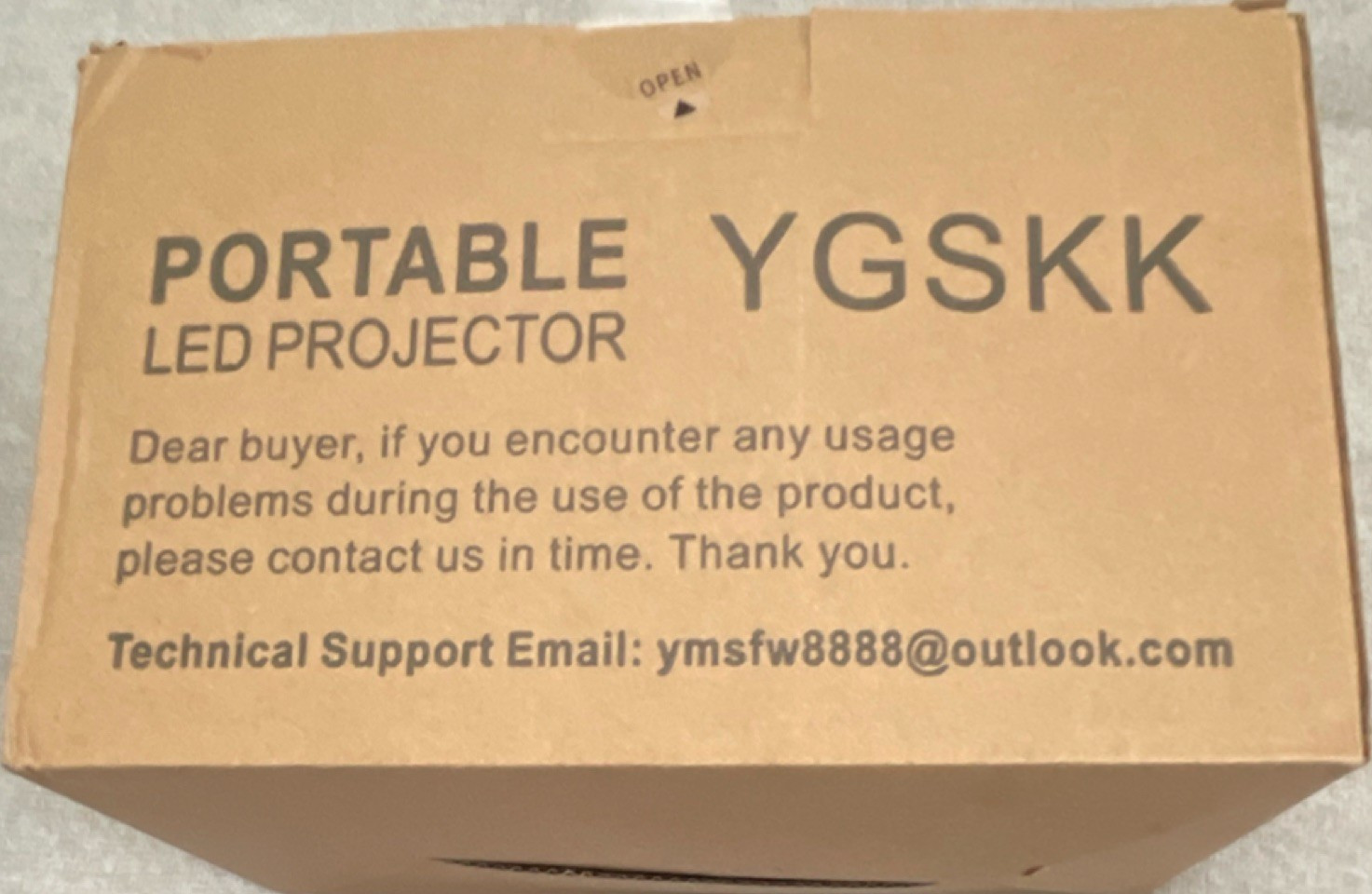 YGSKK Portable LED Smart Projector 1080p 600 ANSI Short Throw HDMI USB White