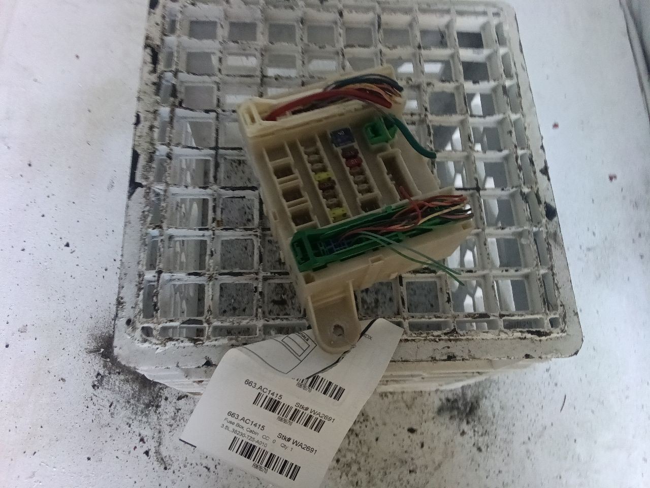 MDX       2015 Fuse Box Cabin 8765710