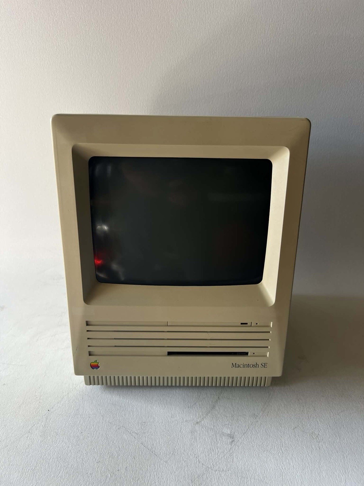 Vintage Apple Macintosh SE M5011 1Mbyte Ram 800K Drive