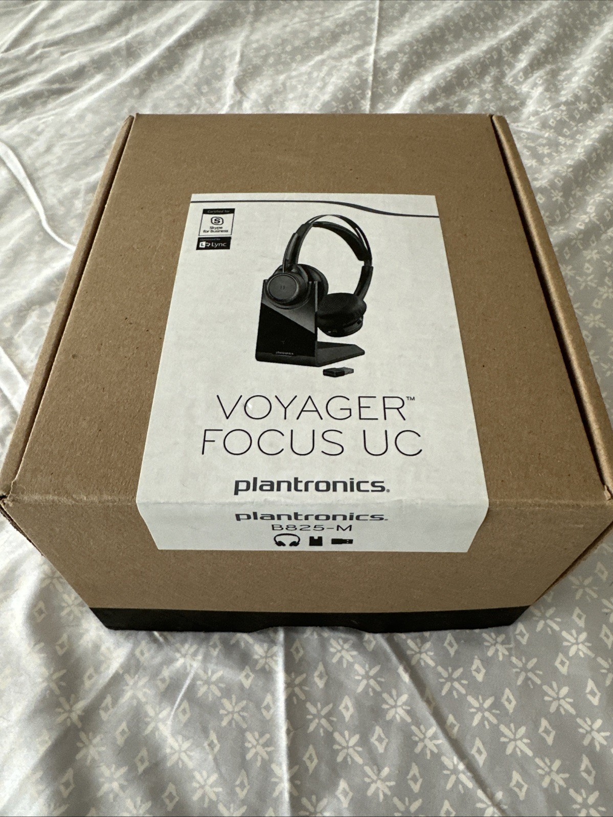 Plantronics Voyager Focus UC B825-M with Charge Stand - Open Box New READ