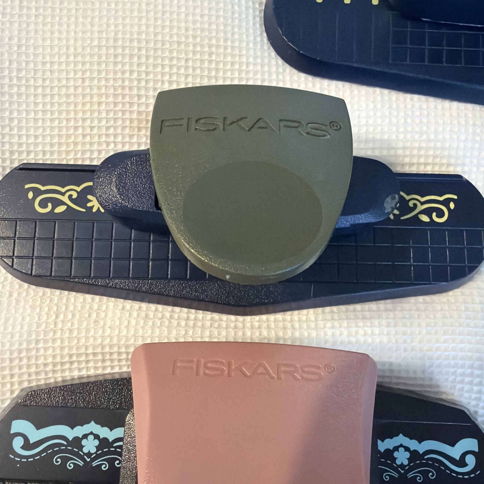 Fiskars Border Edge Paper Punch Bundle With 5