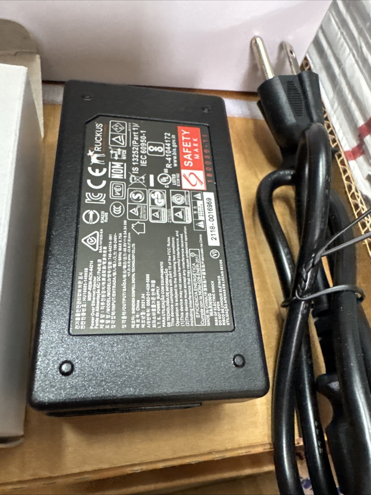 Ruckus PoE Injector charger r-41044172