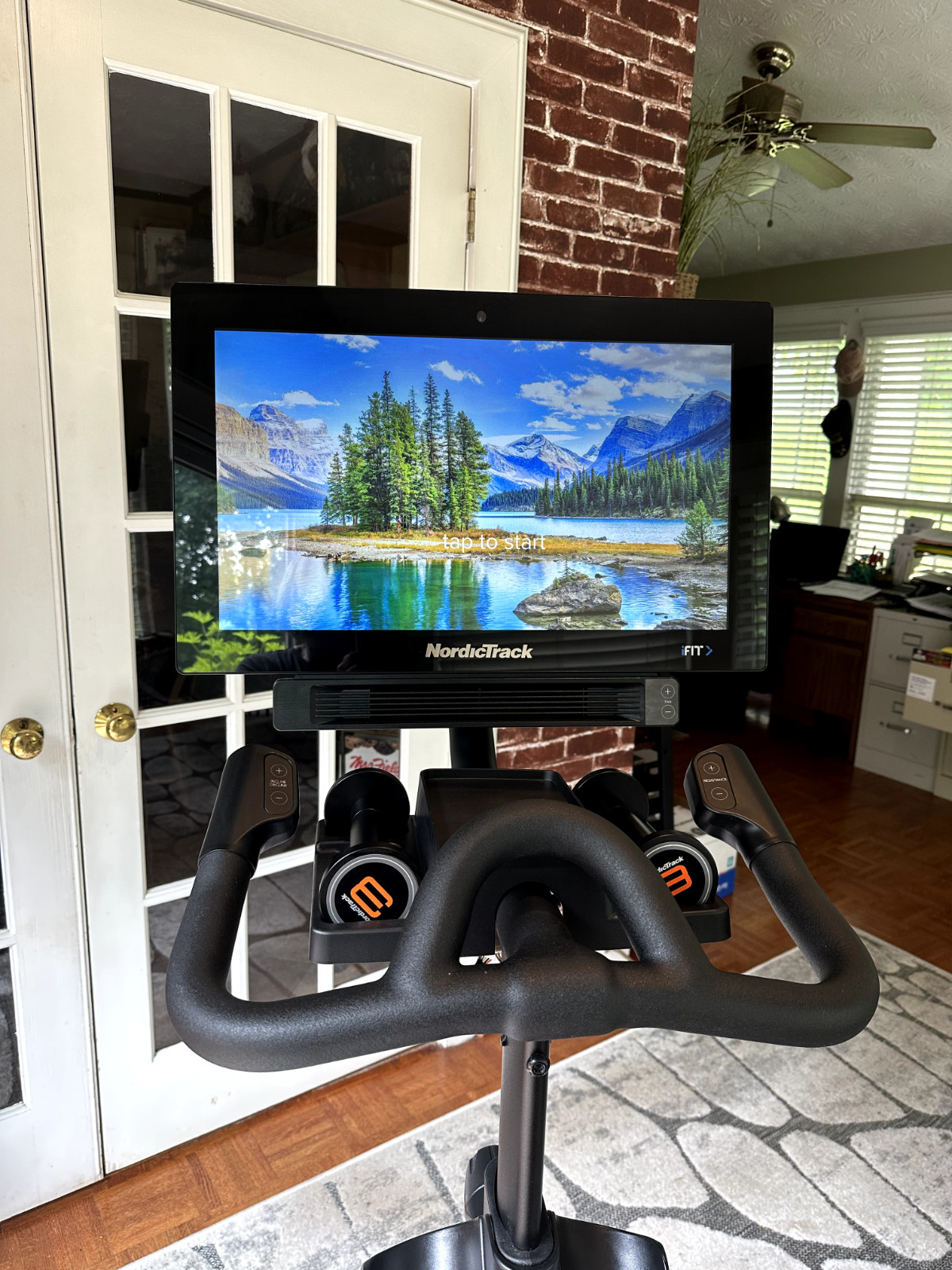 NordicTrack NTEX02121 Commercial S22i Studio Cycle Exercise Bike Home Use