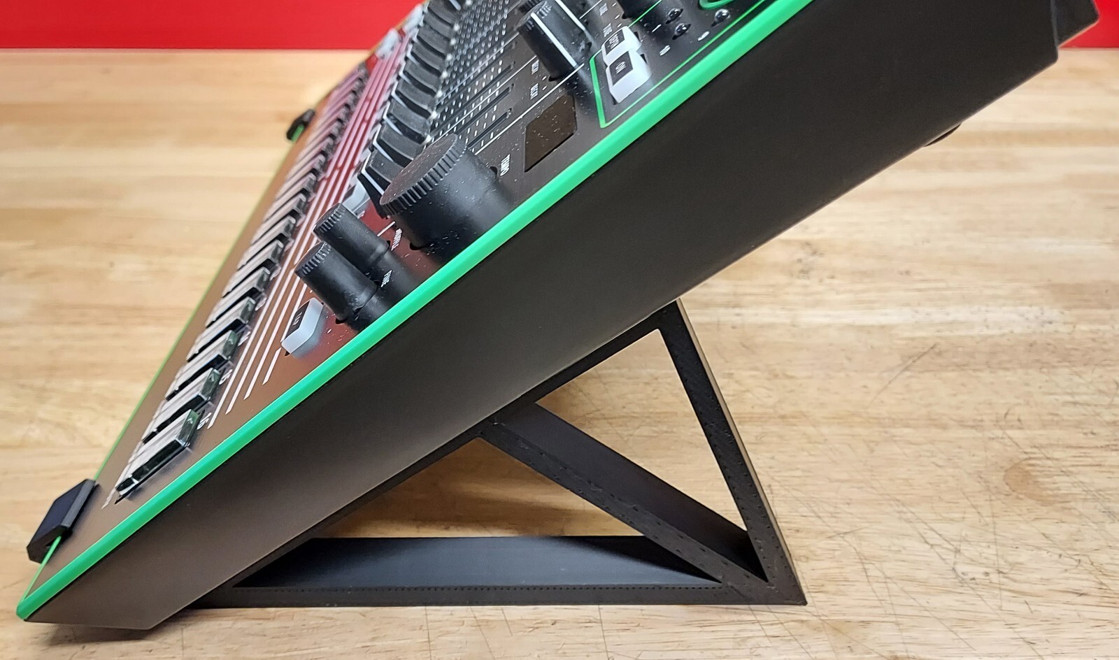 Mounting Stand 40 Degree Angle For Roland TR-8 Rhythm Performer Drum Machine