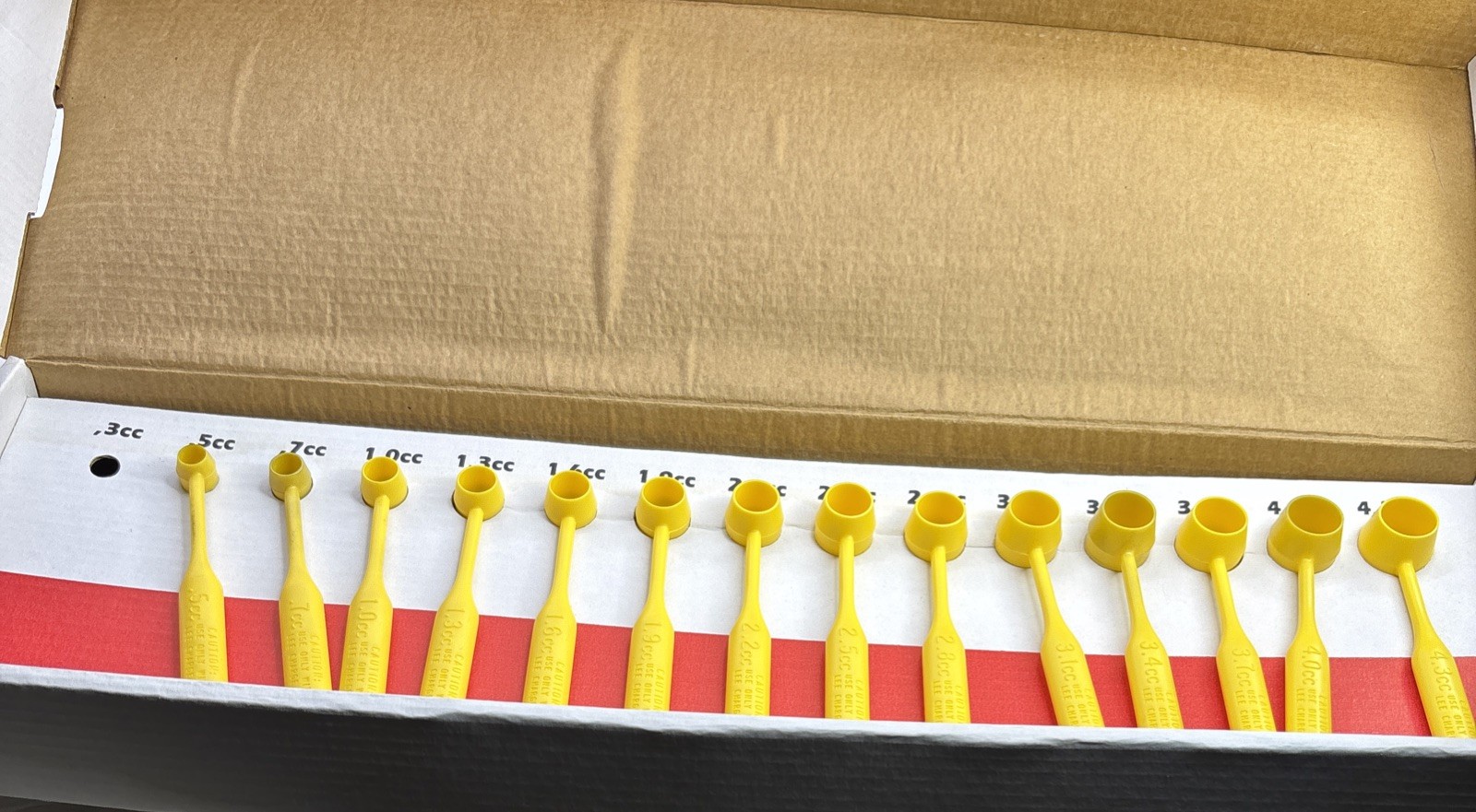 Lee Powder Measure Kit 14 Measures with Slide Card
