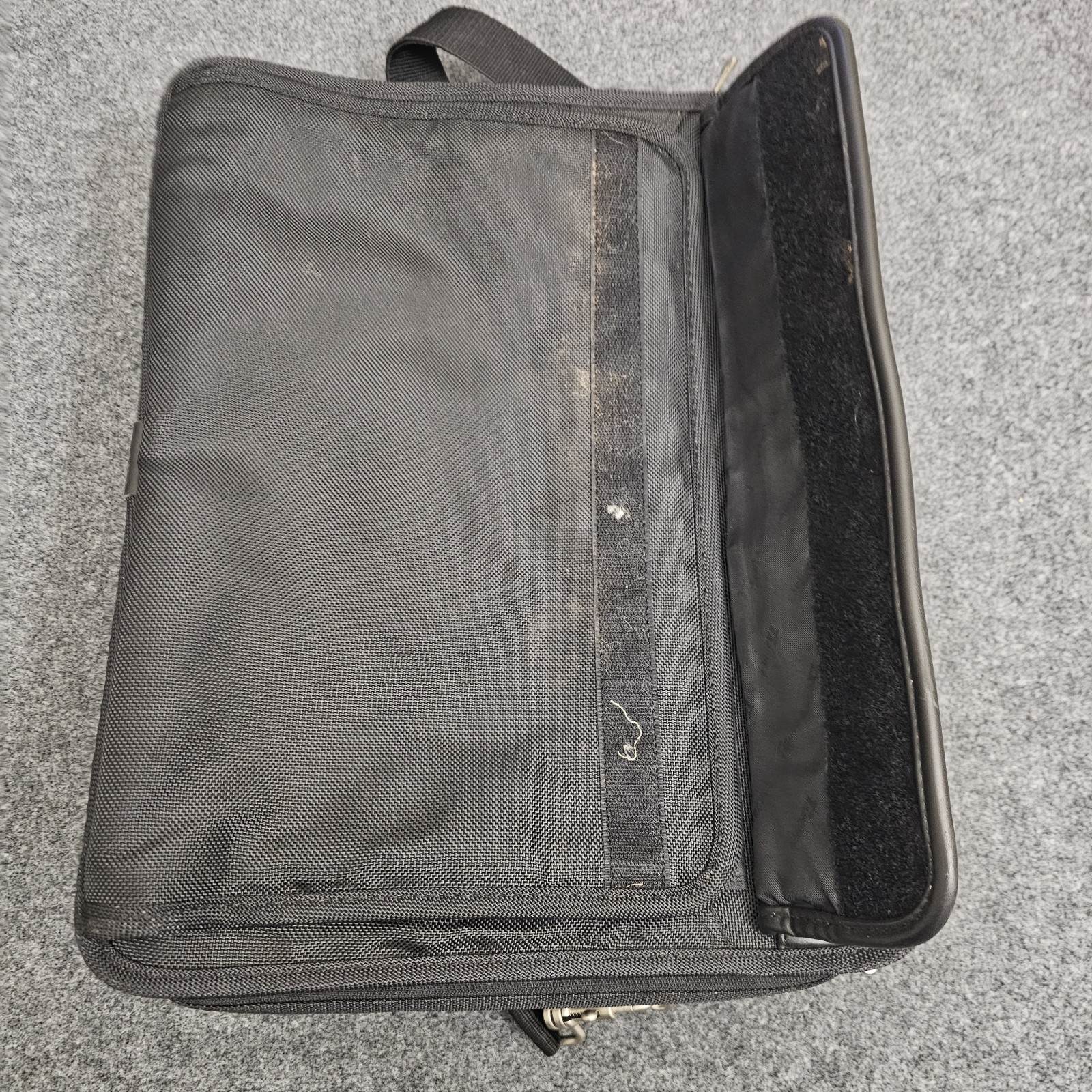Targus Laptop Bag Case Black Shoulder Strap Multi Compartment Briefcase Work