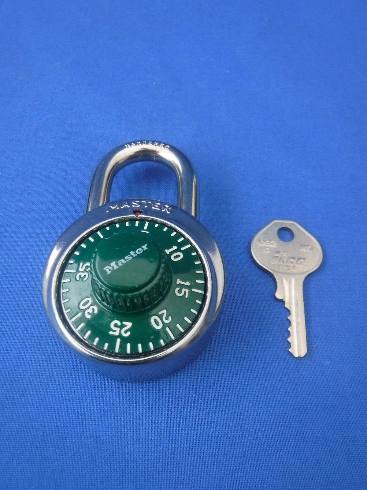 Master Lock Combination GREEN Padlock 1525 Lock & Master Control Key Copy