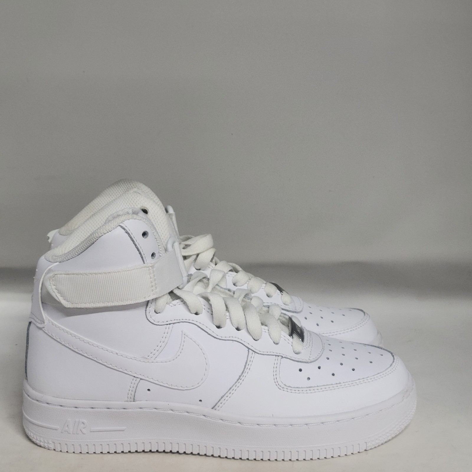 Nike Air Force 1 One High LE White Boys 4.5 / Women 6