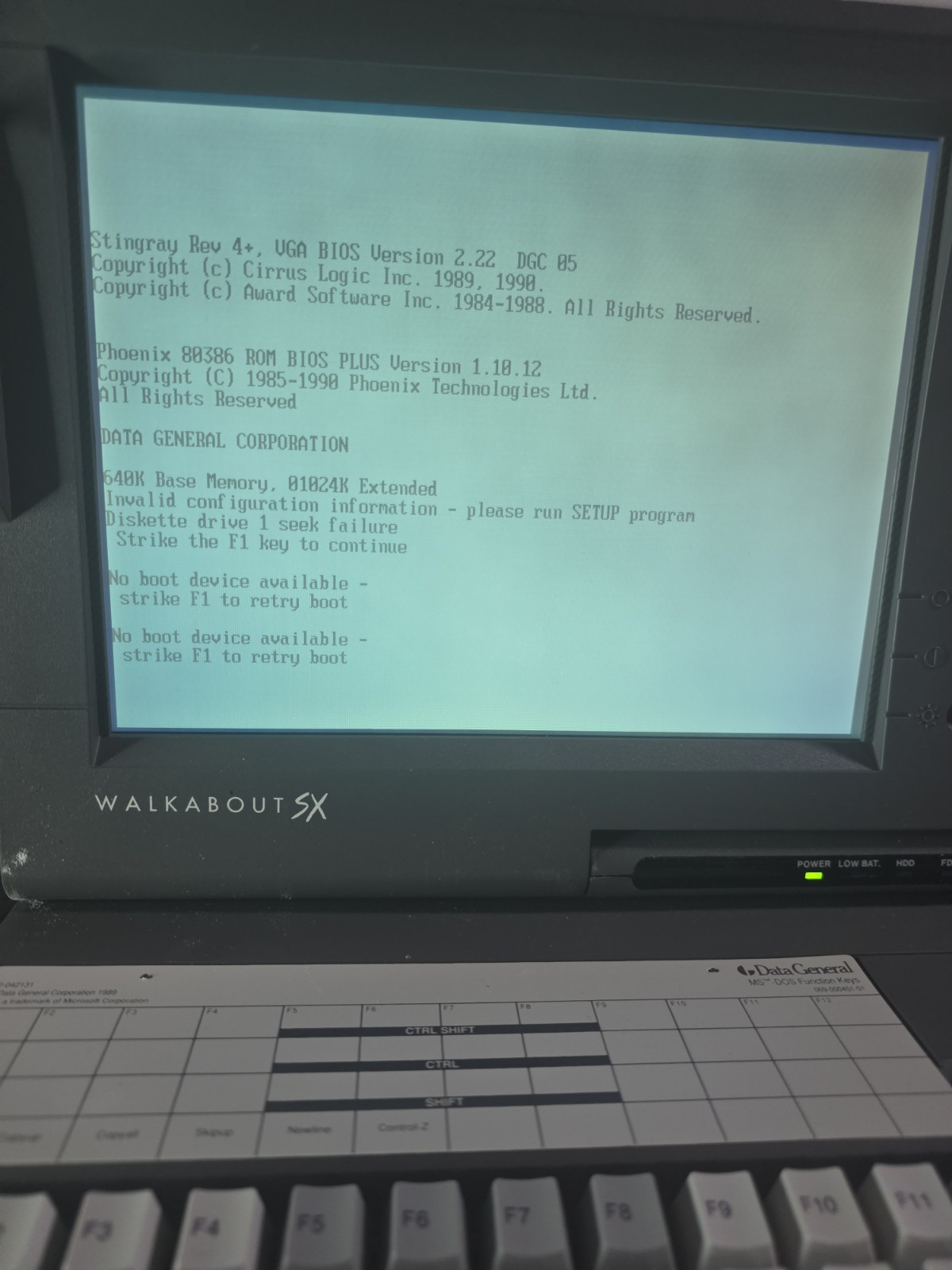 1989 Data General Walkabout SX Modem/ Computer Works Powers On W/ Manual + Cords